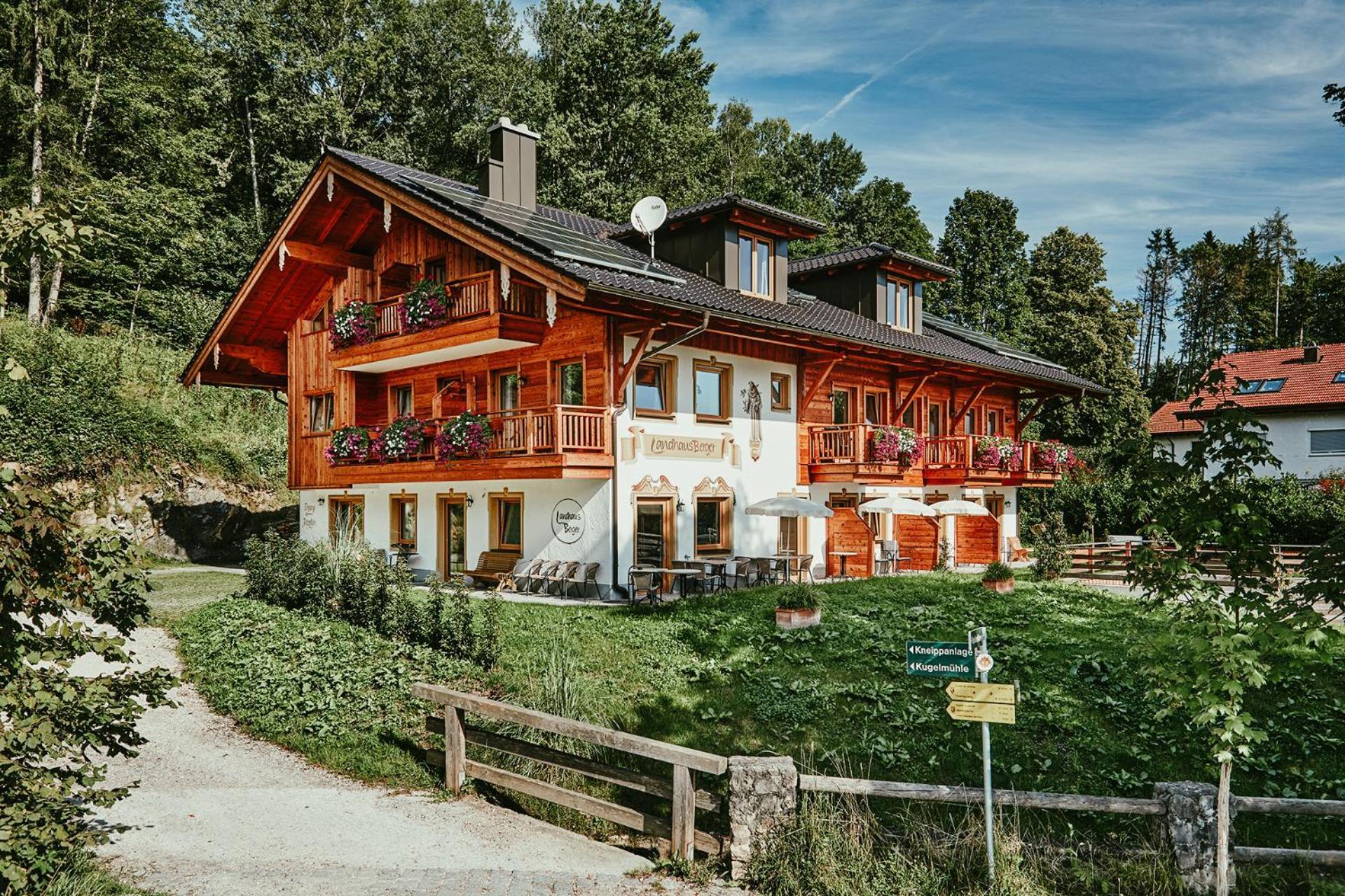 Landhotel Berger Ainring Esterno foto